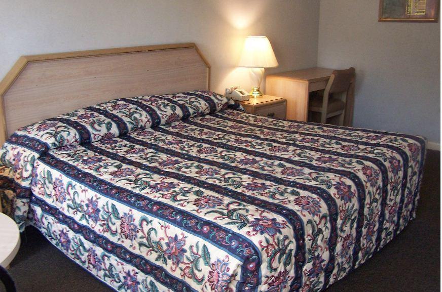 Celebration Inn Lewisburg Habitación foto